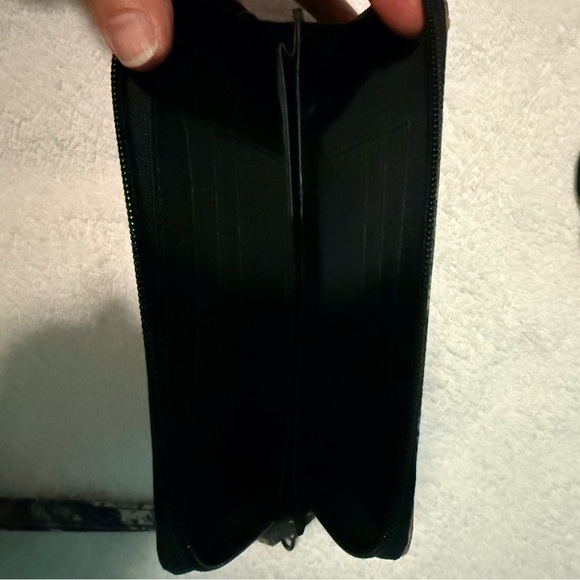 Legendary Whitetail Camo Crossbody Bag and Wristlet Set - Picture 11 of 12